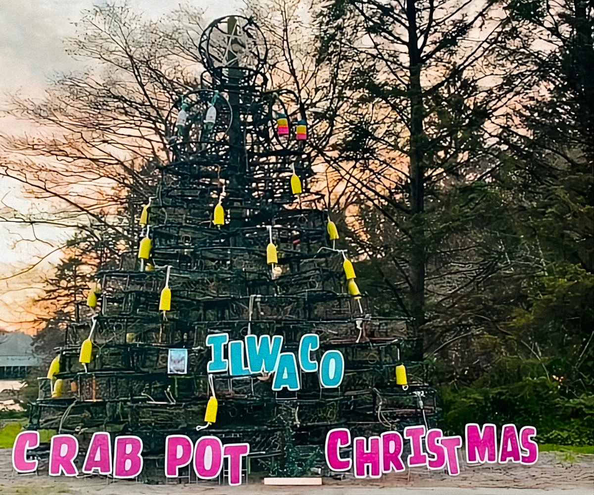 Crab pot Christmas tree lighting event in Ilwaco, WA